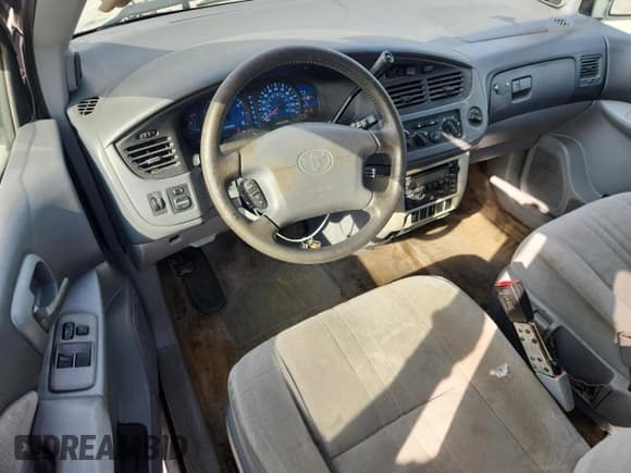 ✅ 2003 Toyota Sienna LE • VIN: 4T3ZF13C13U553659 • Лот: 63928135. Опубликован ранее на Copart с пробегом 153 707 миль. Бесплатный доступ к архиву аукционных продаж из США и подробный отчёт об истории автомобиля на DreamBid. Изображение 8.