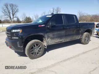 2021 Chevrolet Silverado 1500 LT Trail Boss z VIN 3GCPYFEDXMG399989, wystawiony jako Copart lot #47594715 z przebiegiem 49 429 mil mil oraz Szkoda całkowita • Salvage title. Historia ofert i sprzedaży dostępna na DreamBid. Obrazek 1.