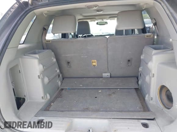 ✅ 2005 Chevrolet Equinox LT • VIN: 2CNDL73F356091695 • Лот: 42572869. Опубликован ранее на IAAI с пробегом 268 354 миль. Бесплатный доступ к архиву аукционных продаж из США и подробный отчёт об истории автомобиля на DreamBid. Изображение 17.