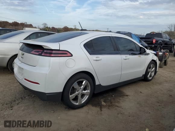 ✅ 2015 Chevrolet Volt • VIN: 1G1RB6E44FU111175 • Lot: 78851994. Wystawiony na Copart z przebiegiem 131 915 mil. Bezpłatny archiwum sprzedaży aukcyjnych z USA i szczegółowy raport historii pojazdu na DreamBid. Zdjęcie 3.