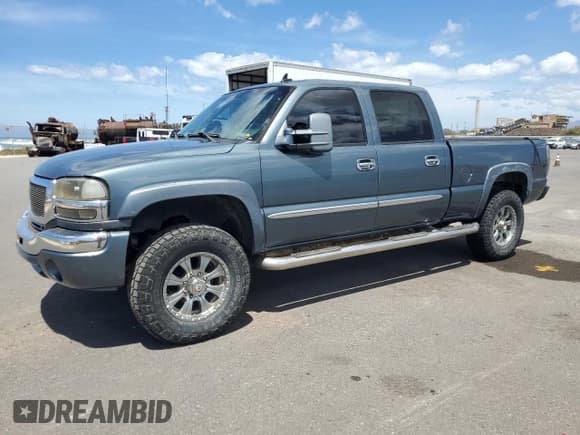 ✅ 2007 GMC Sierra 2500HD SLT • VIN: 1GTHK23D17F167868 • Lot: 66686895. Listed on Copart with 184,941 mi. Free auction sales archive from the USA and detailed vehicle history report at DreamBid. Image 1.