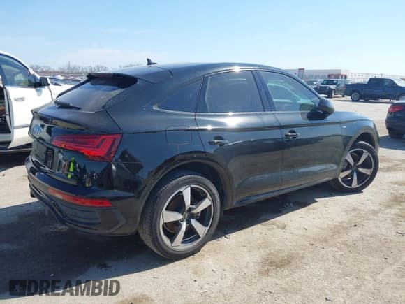 ✅ 2023 Audi Q5 Sportback S line Premium Plus • VIN: WA15AAFY8P2189642 • Лот: 41662708. Опубликован ранее на IAAI с пробегом 18 926 миль. Бесплатный доступ к архиву аукционных продаж из США и подробный отчёт об истории автомобиля на DreamBid. Изображение 4.