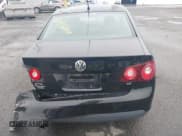 ✅ 2010 Volkswagen Jetta Limited Edition • VIN: 3VWAZ7AJ3AM096583 • Lot: 42487699. Listed on IAAI with 194,527 mi. Free auction sales archive from the USA and detailed vehicle history report at DreamBid. Image 16.