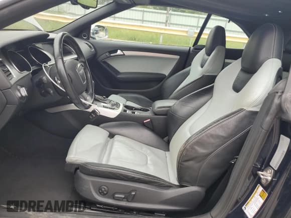 ✅ 2011 Audi S5 Premium Plus • VIN: WAUCGAFH5BN002437 • Lot: 83772335. Wystawiony na Copart z przebiegiem 108 048 mil. Bezpłatny archiwum sprzedaży aukcyjnych z USA i szczegółowy raport historii pojazdu na DreamBid. Zdjęcie 7.