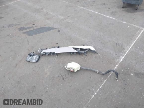 ✅ 2019 Honda Clarity • VIN: JHMZC5F19KC004284 • Lot: 42402813. Wystawiony na IAAI z przebiegiem 53 494 mil. Bezpłatny archiwum sprzedaży aukcyjnych z USA i szczegółowy raport historii pojazdu na DreamBid. Zdjęcie 12.