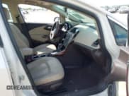 ✅ 2015 Buick Verano Group • VIN: 1G4PS5SK5F4141454 • Lot: 43289210. Wystawiony na IAAI z przebiegiem 88 125 mil. Bezpłatny archiwum sprzedaży aukcyjnych z USA i szczegółowy raport historii pojazdu na DreamBid. Zdjęcie 5.