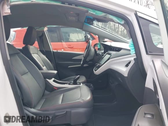 ✅ 2018 Chevrolet Bolt EV Premier • VIN: 1G1FX6S01J4139465 • Lot: 41876136. Wystawiony na IAAI z przebiegiem 36 805 mil. Bezpłatny archiwum sprzedaży aukcyjnych z USA i szczegółowy raport historii pojazdu na DreamBid. Zdjęcie 5.