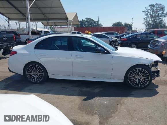 ✅ 2024 Mercedes-Benz C 300 • VIN: W1KAF4GB9RR237165 • Lot: 42907491. Wystawiony na IAAI z przebiegiem 8 143 mil. Bezpłatny archiwum sprzedaży aukcyjnych z USA i szczegółowy raport historii pojazdu na DreamBid. Zdjęcie 14.