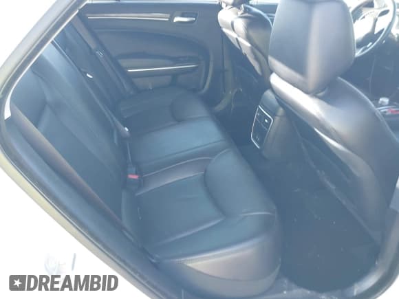 ✅ 2022 Chrysler 300 Touring L • VIN: 2C3CCADG6NH127361 • Лот: 43281503. Опубликован ранее на IAAI с пробегом 26 497 миль. Бесплатный доступ к архиву аукционных продаж из США и подробный отчёт об истории автомобиля на DreamBid. Изображение 8.