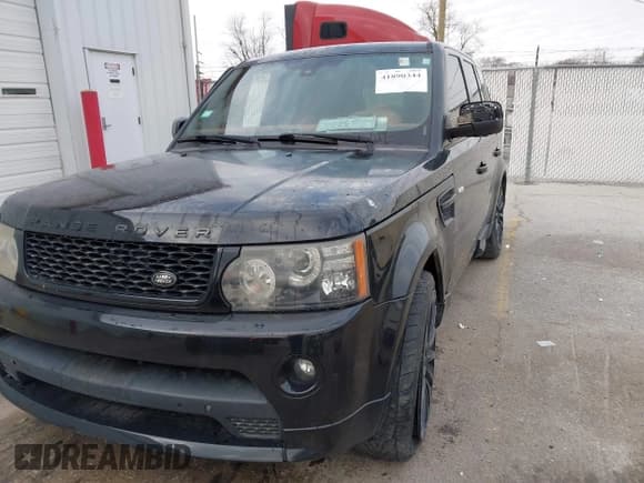 ✅ 2013 Land Rover Range Rover Sport SC Autobiography • VIN: SALSP2E45DA799858 • Lot: 41890344. Wystawiony na IAAI z przebiegiem 79 737 mil. Bezpłatny archiwum sprzedaży aukcyjnych z USA i szczegółowy raport historii pojazdu na DreamBid. Zdjęcie 17.