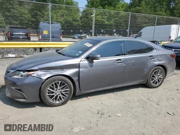 ✅ 2016 Lexus ES 330 • VIN: JTHBK1GG7G2219742 • Lot: 59352505. Listed on Copart with 131,298 mi. Free auction sales archive from the USA and detailed vehicle history report at DreamBid. Image 1.