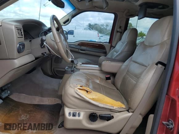 ✅ 2001 Ford Excursion Limited • VIN: 1FMNU42S41ED04559 • Lot: 81928395. Wystawiony na Copart z przebiegiem 189 700 mil. Bezpłatny archiwum sprzedaży aukcyjnych z USA i szczegółowy raport historii pojazdu na DreamBid. Zdjęcie 7.