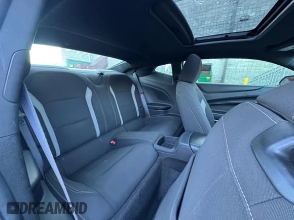 ✅ 2016 Chevrolet Camaro 1LT • VIN: 1G1FB1RX5G0159786 • Лот: 92720445. Опубликован ранее на Copart с пробегом 85 104 миль. Бесплатный доступ к архиву аукционных продаж из США и подробный отчёт об истории автомобиля на DreamBid. Изображение 6.