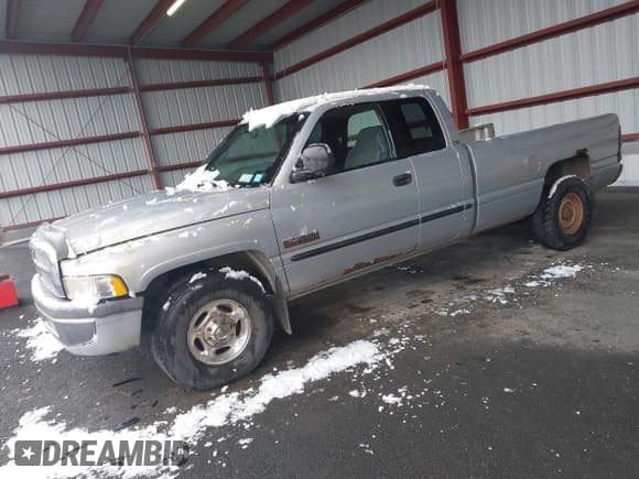✅ 2000 Dodge 2500 • VIN: 1B7KC2361YJ127325 • Lot: 41981547. Listed on IAAI with 165,410 mi. Free auction sales archive from the USA and detailed vehicle history report at DreamBid. Image 2.