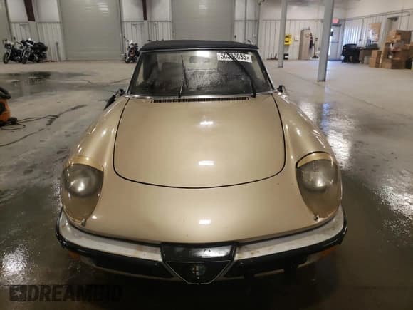✅ 1986 Alfa Romeo Spider Veloce • VIN: ZARBA541XG1037976 • Lot: 50330035. Listed on Copart with 47,885 mi. Free auction sales archive from the USA and detailed vehicle history report at DreamBid. Image 5.