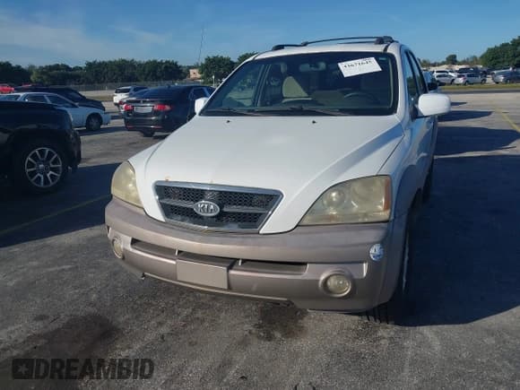 ✅ 2004 Kia Sorento LX • VIN: KNDJD733145204189 • Lot: 43671645. Listed on IAAI with 178,600 mi. Free auction sales archive from the USA and detailed vehicle history report at DreamBid. Image 6.