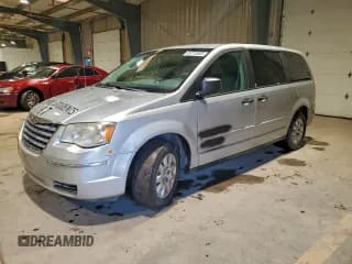 ✅ 2008 Chrysler Town & Country LX • VIN: 2A8HR44H78R137124 • Lot: 93772055. Listed on Copart with 173,752 mi. Free auction sales archive from the USA and detailed vehicle history report at DreamBid. Image 1.