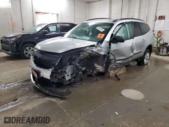 ✅ 2014 Chevrolet Traverse LS • VIN: 1GNKRFKD2EJ240340 • Lot: 69561564. Wystawiony na Copart z przebiegiem Nie podano. Bezpłatny archiwum sprzedaży aukcyjnych z USA i szczegółowy raport historii pojazdu na DreamBid. Zdjęcie 1.