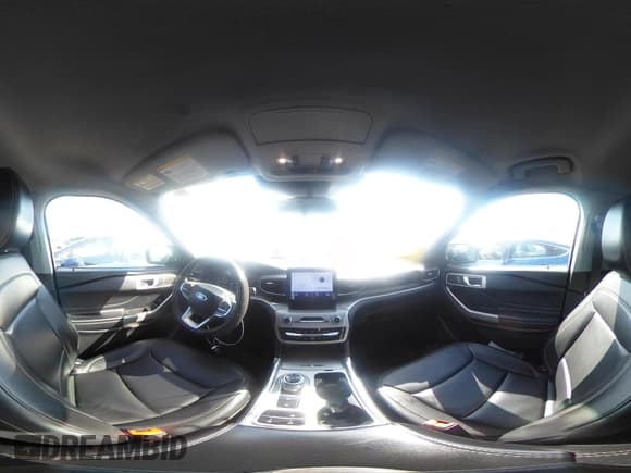 ✅ 2023 Ford Explorer XLT • VIN: 1FMSK7DH2PGA58751 • Lot: 43398341. Wystawiony na IAAI z przebiegiem 58 829 mil. Bezpłatny archiwum sprzedaży aukcyjnych z USA i szczegółowy raport historii pojazdu na DreamBid. Zdjęcie 18.