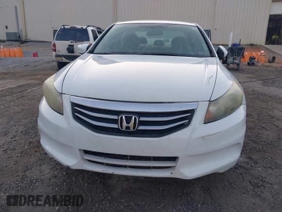 ✅ 2011 Honda Accord LX • VIN: 1HGCP2F35BA152182 • Lot: 43723732. Listed on IAAI with 224,979 mi. Free auction sales archive from the USA and detailed vehicle history report at DreamBid. Image 6.