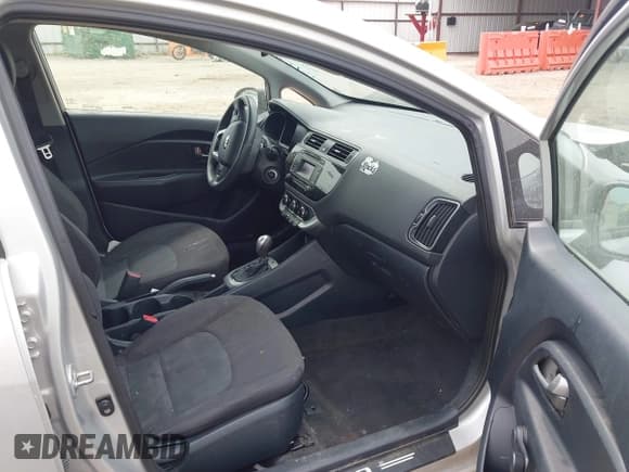 ✅ 2016 Kia Rio LX • VIN: KNADM4A33G6621968 • Лот: 43134080. Опубликован ранее на IAAI с пробегом 105 364 миль. Бесплатный доступ к архиву аукционных продаж из США и подробный отчёт об истории автомобиля на DreamBid. Изображение 5.