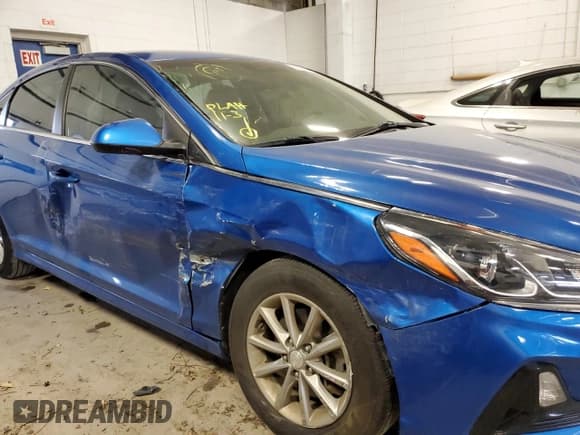✅ 2018 Hyundai Sonata SE • VIN: 5NPE24AF7JH692398 • Lot: 66266322. Listed on Copart with 36,284 mi. Free auction sales archive from the USA and detailed vehicle history report at DreamBid. Image 9.