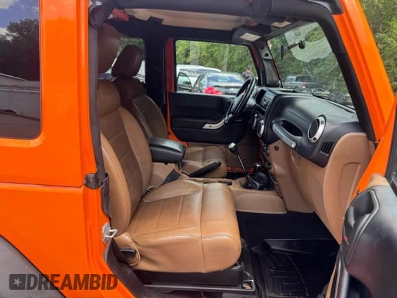 ✅ 2012 Jeep Wrangler Rubicon • VIN: 1C4HJWCG5CL152550 • Lot: 70055675. Wystawiony na Copart z przebiegiem 187 458 mil. Bezpłatny archiwum sprzedaży aukcyjnych z USA i szczegółowy raport historii pojazdu na DreamBid. Zdjęcie 5.
