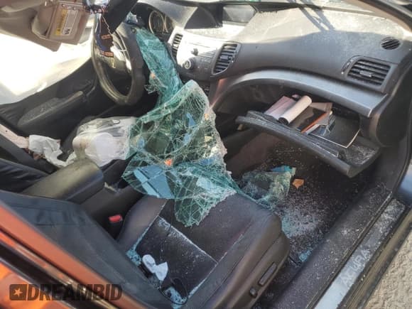 ✅ 2011 Acura TSX • VIN: JH4CU2F60BC004588 • Lot: 81971235. Wystawiony na Copart z przebiegiem Nie podano. Bezpłatny archiwum sprzedaży aukcyjnych z USA i szczegółowy raport historii pojazdu na DreamBid. Zdjęcie 8.