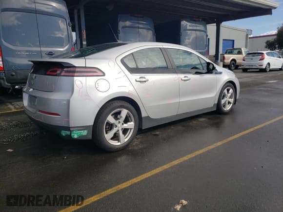 ✅ 2014 Chevrolet Volt • VIN: 1G1RE6E46EU146662 • Lot: 81099684. Wystawiony na Copart z przebiegiem 115 378 mil. Bezpłatny archiwum sprzedaży aukcyjnych z USA i szczegółowy raport historii pojazdu na DreamBid. Zdjęcie 3.