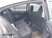 ✅ 2017 Nissan Versa SV • VIN: 3N1CN7AP2HL825476 • Lot: 43054135. Wystawiony na IAAI z przebiegiem 107 370 mil. Bezpłatny archiwum sprzedaży aukcyjnych z USA i szczegółowy raport historii pojazdu na DreamBid. Zdjęcie 8.