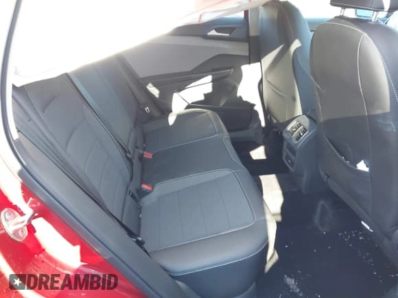 ✅ 2024 Volkswagen Taos SE • VIN: 3VVUX7B22RM037373 • Lot: 43778986. Wystawiony na IAAI z przebiegiem 5 005 mil. Bezpłatny archiwum sprzedaży aukcyjnych z USA i szczegółowy raport historii pojazdu na DreamBid. Zdjęcie 8.