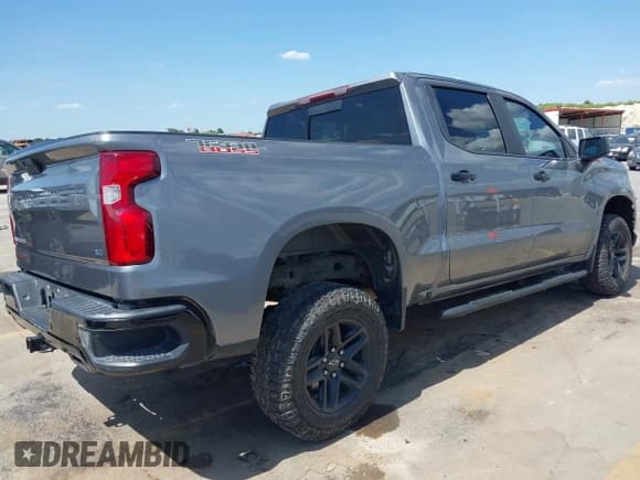 ✅ 2020 Chevrolet Silverado 1500 LT Trail Boss • VIN: 3GCPYFED2LG273673 • Lot: 42888954. Wystawiony na IAAI z przebiegiem 125 577 mil. Bezpłatny archiwum sprzedaży aukcyjnych z USA i szczegółowy raport historii pojazdu na DreamBid. Zdjęcie 4.
