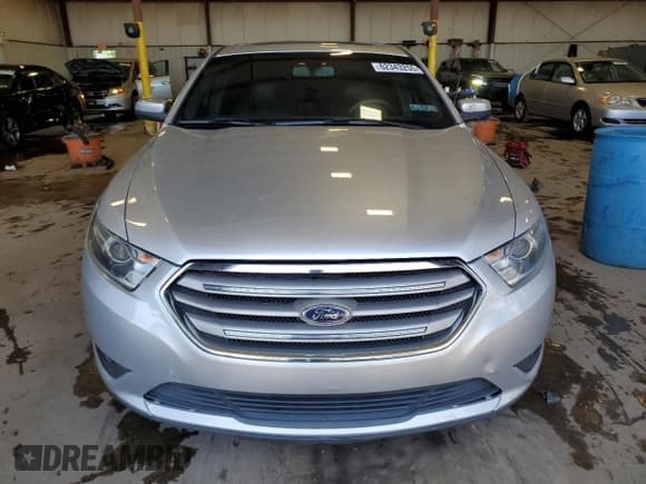 ✅ 2017 Ford Taurus SEL • VIN: 1FAHP2H81HG112125 • Lot: 62343255. Listed on Copart with 127,366 mi. Free auction sales archive from the USA and detailed vehicle history report at DreamBid. Image 5.