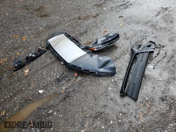 ✅ 2016 Ford Escape SE • VIN: 1FMCU9GX1GUB78278 • Лот: 87018375. Опубликован ранее на Copart с пробегом 96 912 миль. Бесплатный доступ к архиву аукционных продаж из США и подробный отчёт об истории автомобиля на DreamBid. Изображение 12.