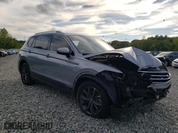 ✅ 2022 Volkswagen Tiguan SE • VIN: 3VV2B7AX5NM039051 • Lot: 70636205. Wystawiony na Copart z przebiegiem 63 080 mil. Bezpłatny archiwum sprzedaży aukcyjnych z USA i szczegółowy raport historii pojazdu na DreamBid. Zdjęcie 4.