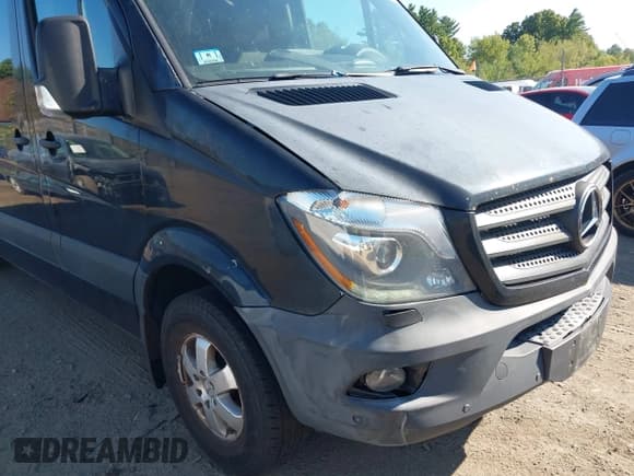 ✅ 2017 Mercedes-Benz Sprinter Cargo Worker • VIN: WD3PE8CD2HP539228 • Лот: 43209909. Опубликован ранее на IAAI с пробегом 231 333 миль. Бесплатный доступ к архиву аукционных продаж из США и подробный отчёт об истории автомобиля на DreamBid. Изображение 6.