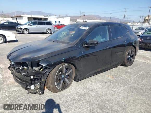 ✅ 2024 BMW iX M60 • VIN: WB533CF01RCR28341 • Lot: 69646904. Wystawiony na Copart z przebiegiem 1 753 mil. Bezpłatny archiwum sprzedaży aukcyjnych z USA i szczegółowy raport historii pojazdu na DreamBid. Zdjęcie 1.