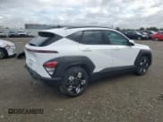 ✅ 2024 Hyundai Kona SEL • VIN: KM8HC3AB9RU087393 • Лот: 82178025. Опубликован ранее на Copart с пробегом 14 394 миль. Бесплатный доступ к архиву аукционных продаж из США и подробный отчёт об истории автомобиля на DreamBid. Изображение 3.