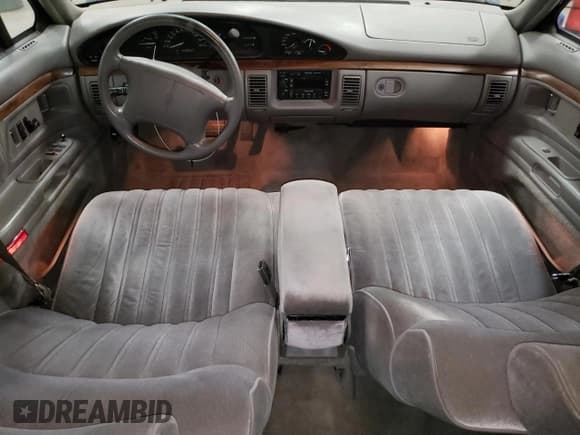 ✅ 1995 Oldsmobile 88 • VIN: 1G3HN52K8SH320946 • Lot: 79443544. Wystawiony na Copart z przebiegiem 112 728 mil. Bezpłatny archiwum sprzedaży aukcyjnych z USA i szczegółowy raport historii pojazdu na DreamBid. Zdjęcie 8.