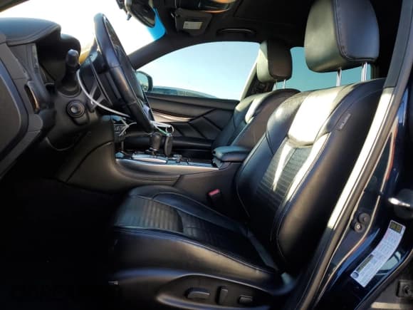 ✅ 2015 Infiniti Q70 • VIN: JN1BY1AR2FM562619 • Lot: 87215234. Listed on Copart with 79,128 mi. Free auction sales archive from the USA and detailed vehicle history report at DreamBid. Image 7.