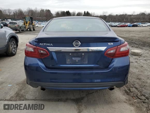 ✅ 2018 Nissan Altima SV • VIN: 1N4AL3AP2JC112474 • Lot: 85641854. Listed on Copart with 22,942 mi. Free auction sales archive from the USA and detailed vehicle history report at DreamBid. Image 6.