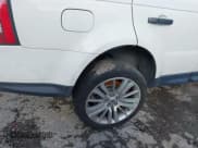 ✅ 2010 Land Rover Range Rover Sport HSE Lux • VIN: SALSK2D42AA227108 • Lot: 41497727. Wystawiony na IAAI z przebiegiem 117 562 mil. Bezpłatny archiwum sprzedaży aukcyjnych z USA i szczegółowy raport historii pojazdu na DreamBid. Zdjęcie 6.