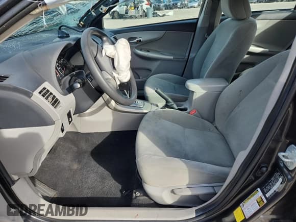 ✅ 2011 Toyota Corolla L • VIN: 2T1BU4EE3BC686813 • Lot: 92200345. Wystawiony na Copart z przebiegiem Nie podano. Bezpłatny archiwum sprzedaży aukcyjnych z USA i szczegółowy raport historii pojazdu na DreamBid. Zdjęcie 7.