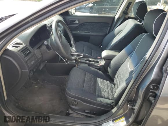 ✅ 2011 Ford Fusion SE • VIN: 3FAHP0HA3BR137261 • Lot: 82616355. Listed on Copart with 107,563 mi. Free auction sales archive from the USA and detailed vehicle history report at DreamBid. Image 7.