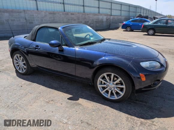 ✅ 2007 Mazda MX-5 Miata Sport • VIN: JM1NC25F070134457 • Lot: 57051235. Wystawiony na Copart z przebiegiem 41 056 mil. Bezpłatny archiwum sprzedaży aukcyjnych z USA i szczegółowy raport historii pojazdu na DreamBid. Zdjęcie 4.
