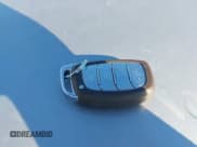 ✅ 2020 Hyundai Ioniq Blue • VIN: KMHC65LC1LU219492 • Lot: 40657406. Wystawiony na IAAI z przebiegiem 117 063 mil. Bezpłatny archiwum sprzedaży aukcyjnych z USA i szczegółowy raport historii pojazdu na DreamBid. Zdjęcie 11.