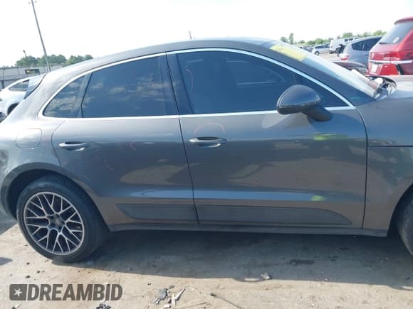 ✅ 2015 Porsche Macan S • VIN: WP1AB2A56FLB42413 • Lot: 42953987. Listed on IAAI with 147,311 mi. Free auction sales archive from the USA and detailed vehicle history report at DreamBid. Image 14.