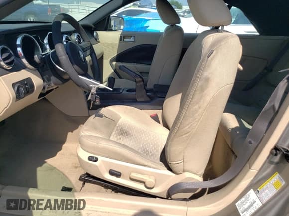 ✅ 2009 Ford Mustang GT • VIN: 1ZVHT85HX95133420 • Lot: 56416975. Wystawiony na Copart z przebiegiem 174 656 mil. Bezpłatny archiwum sprzedaży aukcyjnych z USA i szczegółowy raport historii pojazdu na DreamBid. Zdjęcie 7.