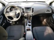 ✅ 2018 Chevrolet Cruze LT • VIN: 3G1BE6SM8JS546691 • Lot: 38713313. Wystawiony na Copart z przebiegiem 87 962 mil. Bezpłatny archiwum sprzedaży aukcyjnych z USA i szczegółowy raport historii pojazdu na DreamBid. Zdjęcie 8.