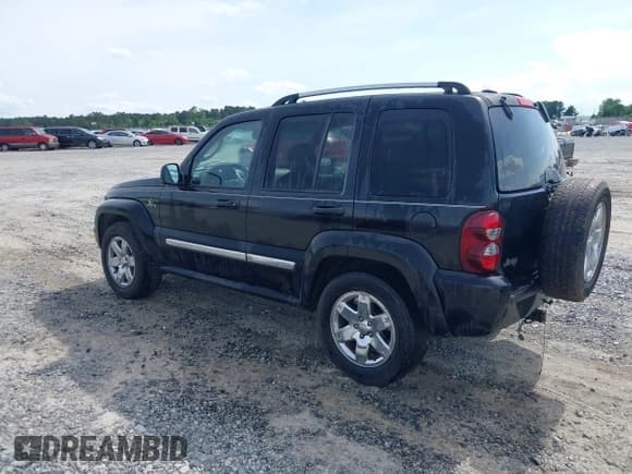 ✅ 2005 Jeep Liberty Limited • VIN: 1J4GK58K45W686019 • Lot: 42378265. Listed on IAAI with 212,012 mi. Free auction sales archive from the USA and detailed vehicle history report at DreamBid. Image 3.